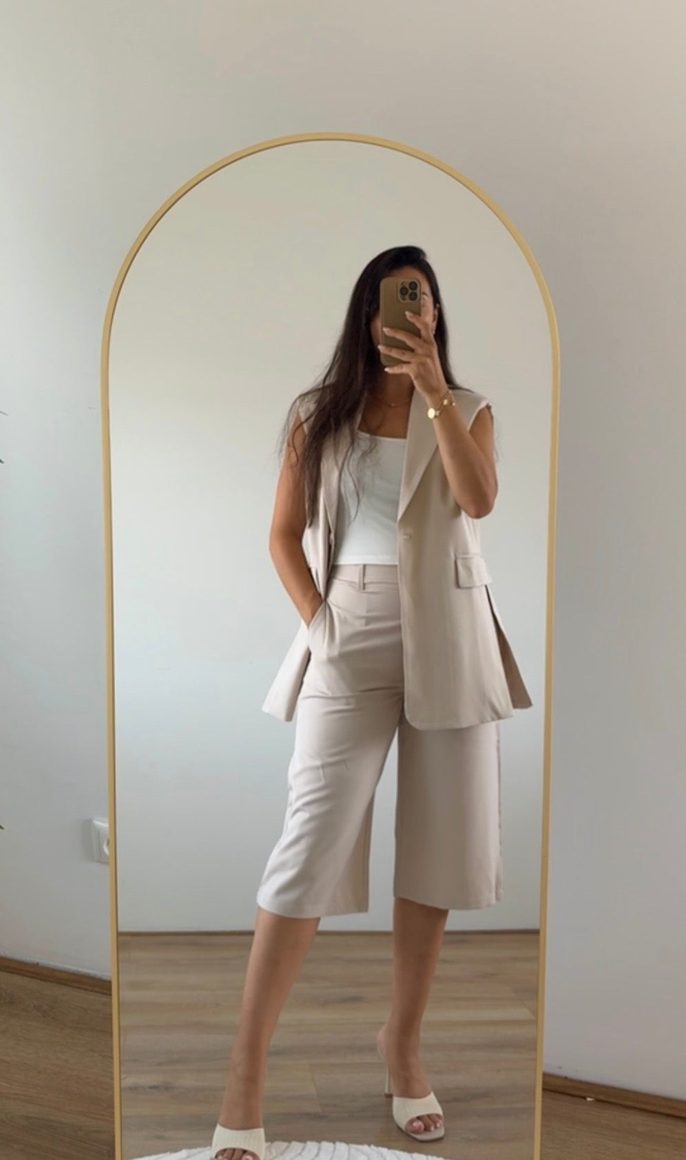 Nudy Sleeveless Blazer